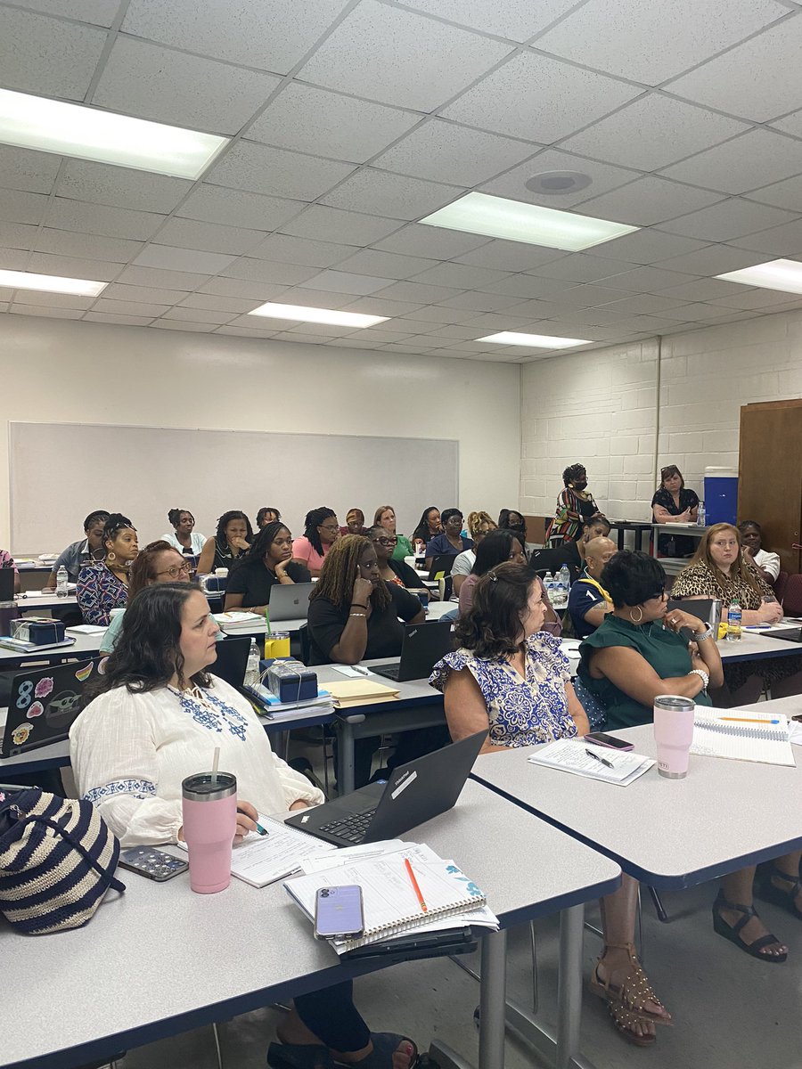 LisaNMoore19's tweet photo. GSCS Counselors and Social Workers getting an update from the Department of Family and Children Services. @GriffinSpalding https://t.co/A1wTjBgctN