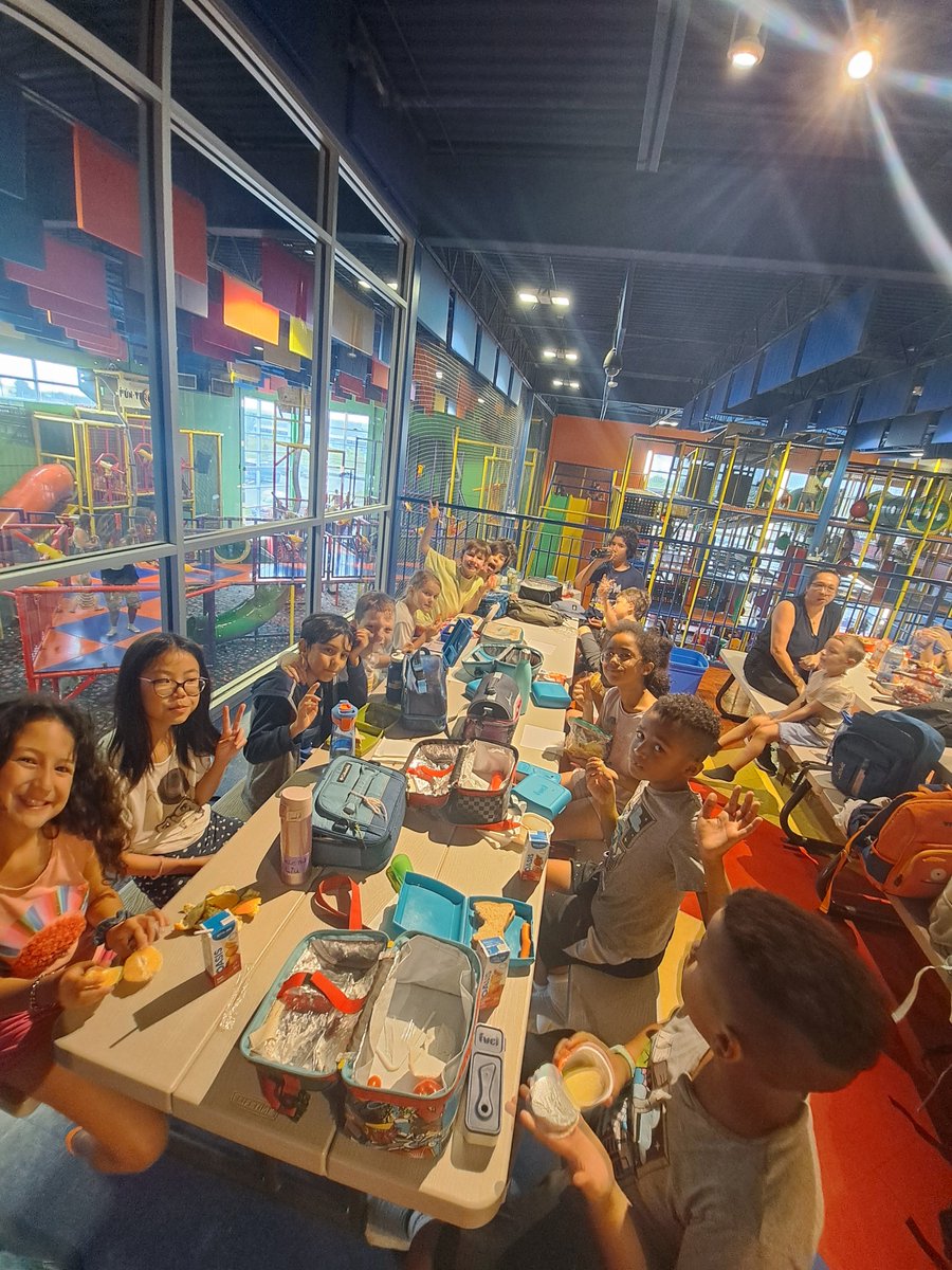 ChongLee_TKD's tweet photo. Les enfants ont adoré la sortie au Funtropolis 🎡🎠
The kids loved the outing to Funtropolis 🎡🎠
#summer #kids #camp #martialarts #sport #taekwondo #montreal #funtropolis #chongleetaekwondo https://t.co/eNIcrShdE2