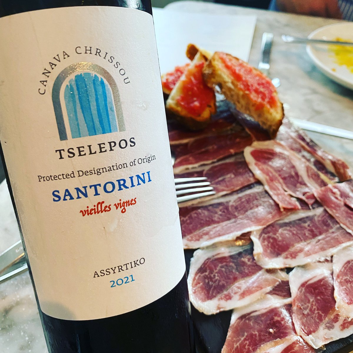 #greece #greekwine #wine #santorini #winetasting #vineyards