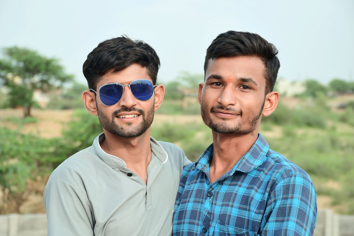 kanhachoudhary0's tweet image. यारी में नफो- घाटो देखा

क्युं कोई बोपारी......थोड़ी हां
😊😊
#kanha_&amp;amp; #Raku