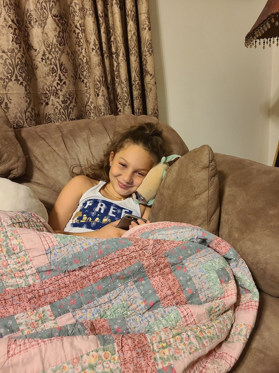 Ms_Robertson84's tweet photo. So grateful they were patient while I was at my computer last evening. Once they were fed and had their ice cream it was all good! #bestauntever #summersleepover #ipromised https://t.co/j6jx0ViXFQ