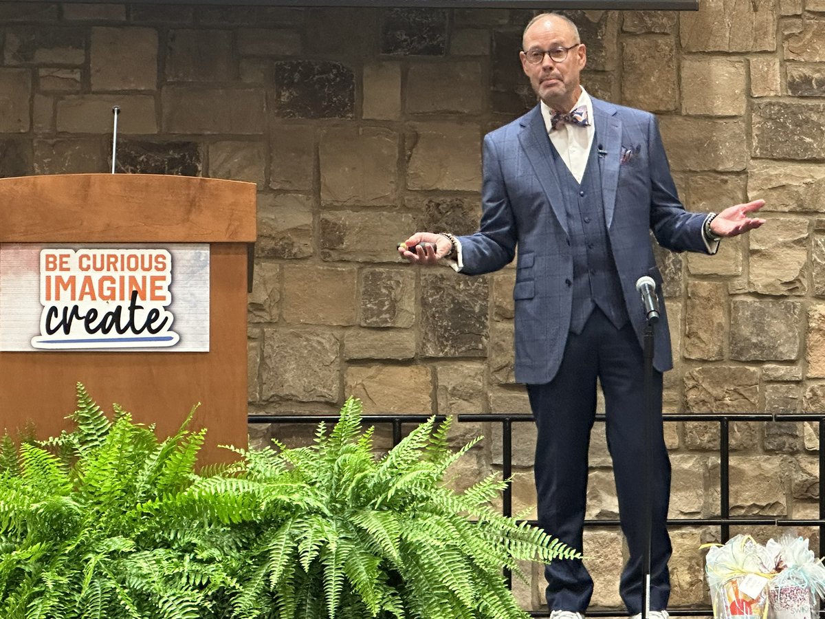 Sportscasting legend, motivational speaker, author, and incredible human being, Ernie Johnson Jr. speaks to our new team members at New Employee Orientation as we usher in the 2023-24 school year! #hall_schools
