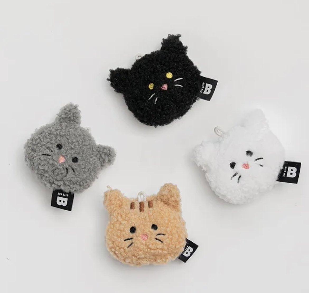 ᴴᴬᴾᴾʸ ᴹᴬᴿᴷ ᴰᴬʸ ♡ᵎᵎᵎ 

사랑하는 마크의 생일을 맞아
#RT 추첨 한 분에게 에잇볼 쿠션, 한 분에게 고양이 키링을 보내드려요 ( •͈ᴗ•͈)◞

🍀국내 주소지 한정
🍀마버블 82일 이상
🍀마크날 당발 !