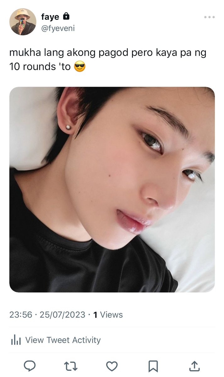 iFor2sun's tweet photo. a #sunsun few tweets au 
— need you 🔞

actor sh and college student sn. https://t.co/NHCGkYSKmd