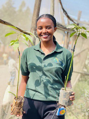 UzayisengaGerm1's tweet photo. I really liked her mission of trying to reduce the use plastic bags in Agriculture sector. Cc:@EmmyGisa3 . Same to me join us to reduce the use plastic bags and promote other alternatives to use. https://t.co/5chfdU0UFi
