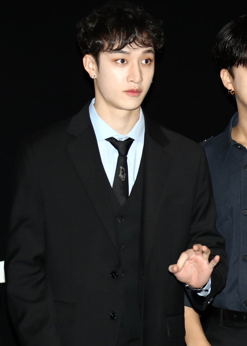 CHAN LOOKS SO HANDSOME