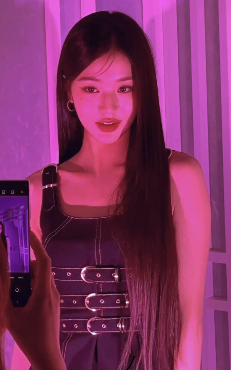 🖤
#JangWonyoungXSamsung