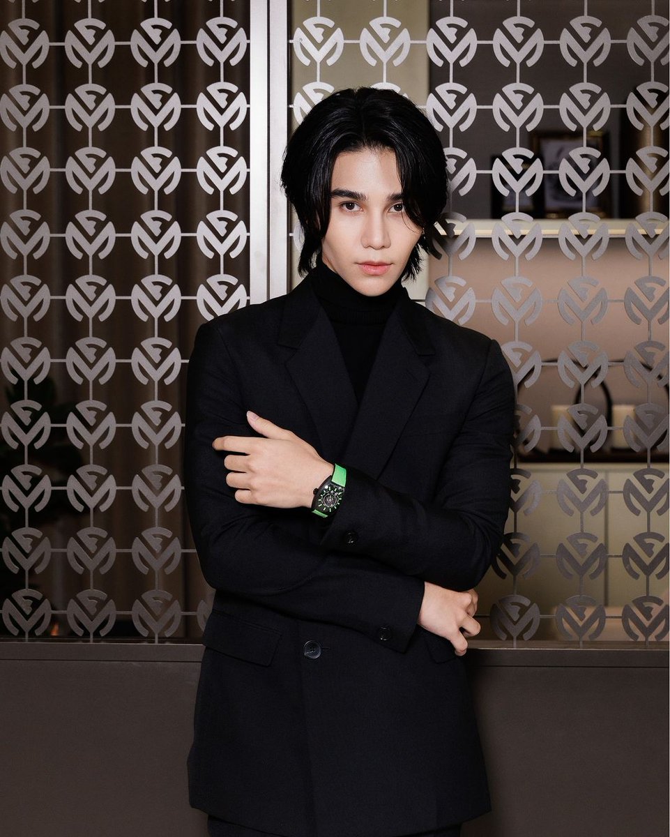 jeffsaturbrasil's tweet photo. 📷 | Jeff Satur durante o evento de abertura da boutique Franck Muller no Siam Paragon via Instagram Post da revista Sudsapda. — (sudsapda)
#JeffSatur #FranckMullerSEA
#MasterofComplications
#PendulumTH https://t.co/5go0cpF4t5