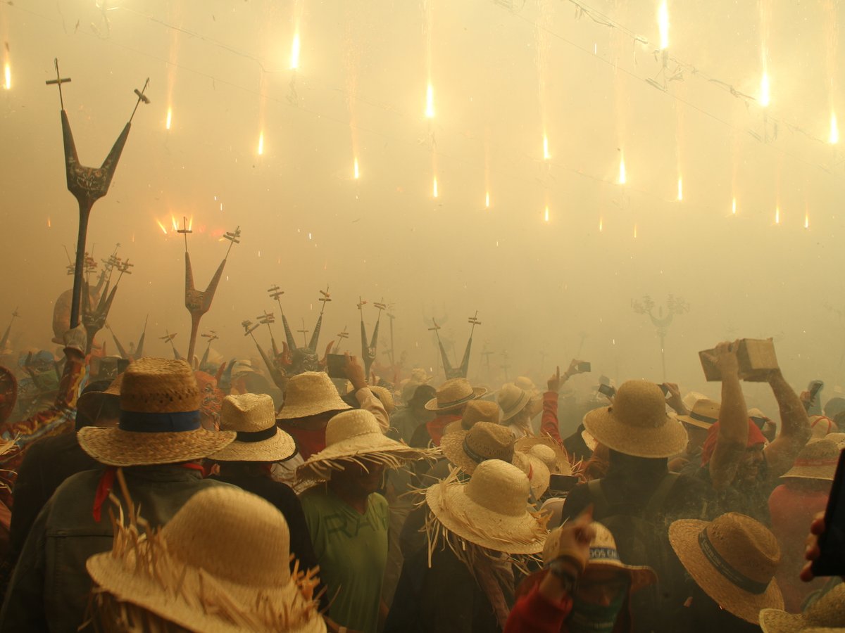 🔥El Correfoc #VNG millora en seguretat i manté el recorregut⬇️
✅Estructures per subjectar la pirotècnia del sostre de Foc
✅Extintors per a totes les colles

🔥Compromís per blindar la celebració⬇️
✅Demanarem ser Festa Tradicional d'Interès Nacional

ℹ️ vilanova.cat/pic/noticies/d…
