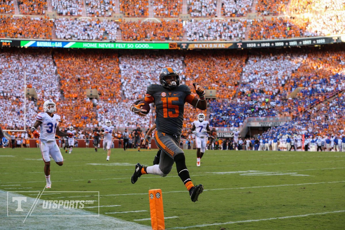 More_Issues's tweet photo. 38 days until football season🍊

The #Vols scored 38-straight points to come all the way back to beat Florida in 2016. https://t.co/mkETczHHV8