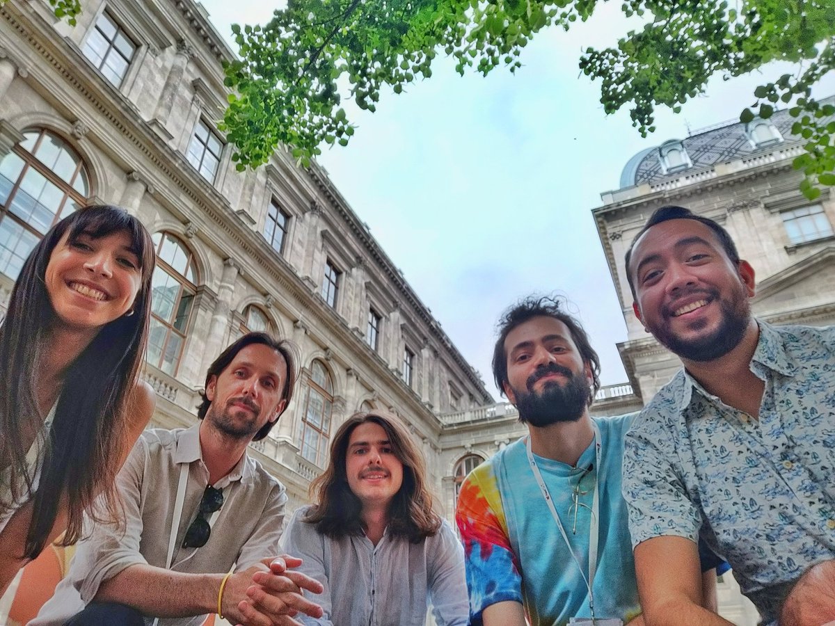 Awesome week! #NetSci2023 just finished, with the fab team <a href="/JGonzalezAstudi/">Juliana Gonzalez Astudillo</a> <a href="/F_DeVicoFallani/">Fabrizio, de Vico Fallani</a> <a href="/CPresigny/">Charley Presigny</a> @vidichio