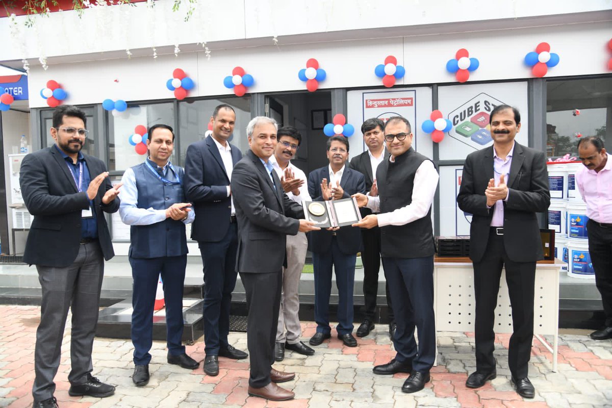 HPCL's tweet photo. #HPCL and Cube Stop (HADPL) have come together to create a convenient one-stop solution at Bhodal, Dhar, MP on Agra Mumbai National Highway . Way Side Amenities offer fuel, food, clean washrooms, a kid play area, and trucker amenities. 
This Outlet will remain open 24X7 for the travellers. Inaugurated by the Executive Director - Retail and attended by senior Officials and Cube Stop officials on July 14th, 2023. #TravelConvenience #OneStopSolution 
#HighWay