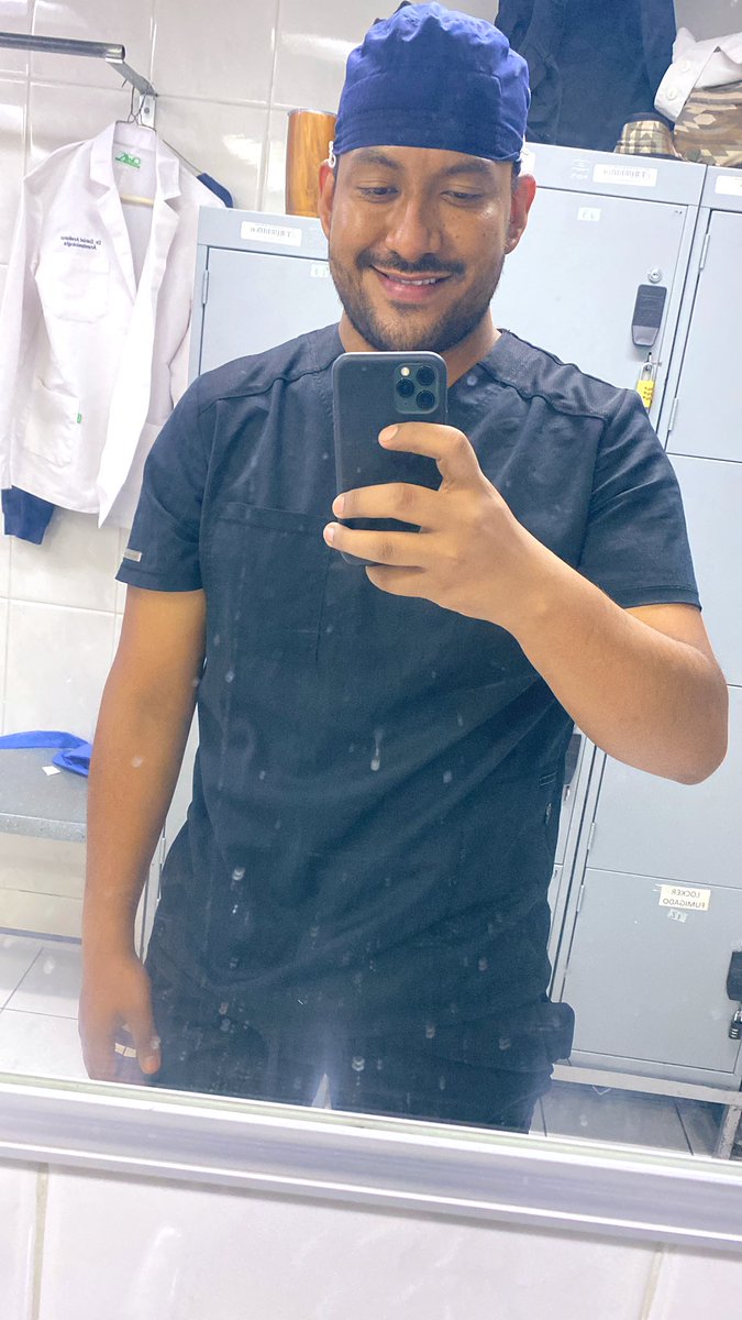 GoArmant's tweet image. Está sucio el espejo 😂