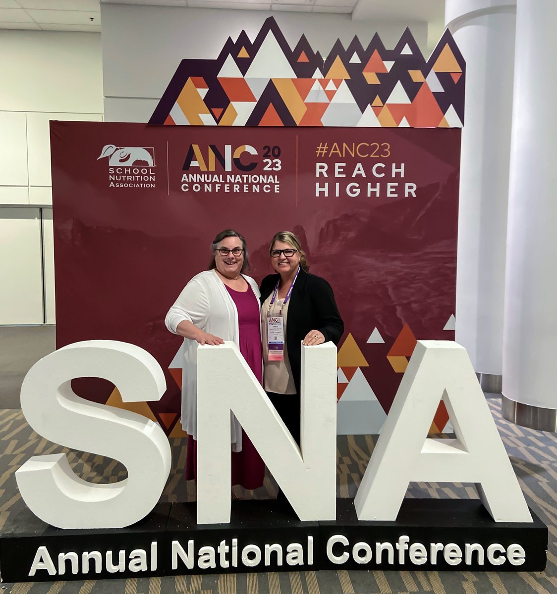 IdDeptOfEd's tweet photo. Congrats to #Gooding School District's Child Nutrition Director Anji Branch! Anji has been recognized by the School Nutrition Association (SNA) with the President's Award of Service, honoring the commitment & dedication of SNA's State Presidents!
@SchoolLunch #ANC23 https://t.co/KhsWQcotlg