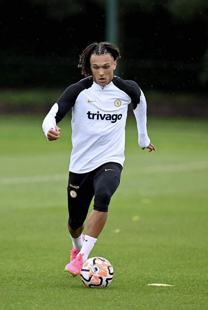 CFCDatroo's tweet photo. Chelsea's Leroy sane.💫 https://t.co/QybdAMSk7Z