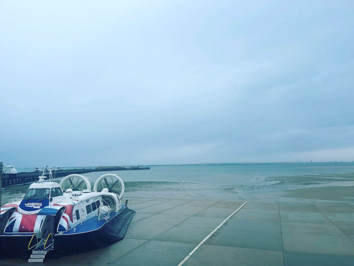 WHAT a week! great IA response from all teams thanks @JoeTeape <a href="/MISSEMDOC/">SARAH ROBINSON</a> for showing me <a href="/UHS_EDTherapy/">UHS Acute Medicine & Emergency Department Therapy</a> giving awesome care to a v busy ED; bumped into <a href="/Janietip/">Jane Tippett</a> good meetings with colleagues <a href="/hantsconnect/">Hampshire County Council</a> and <a href="/iowcouncil/">IWC Webteam</a> #proud every day. And a #hovercraft trip