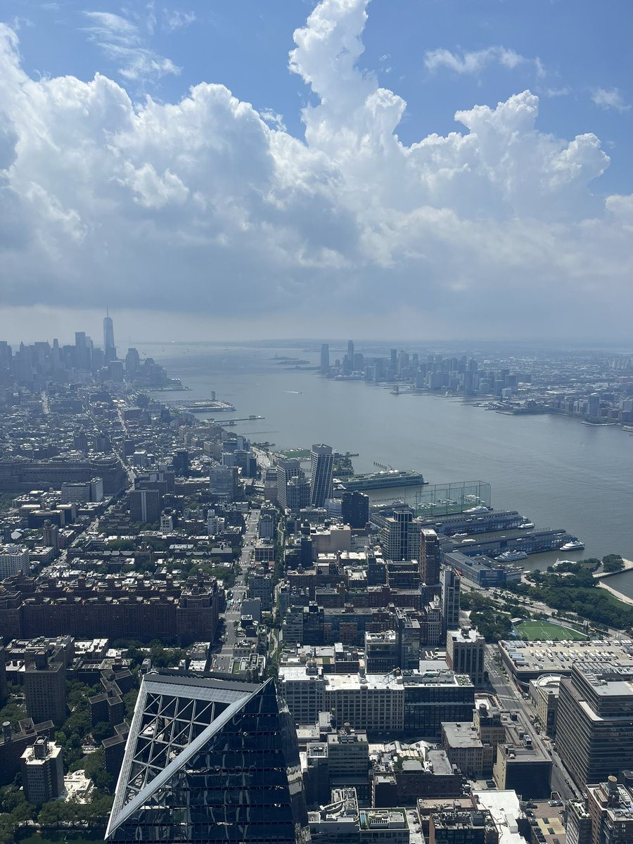 _carla212's tweet photo. Cocktails at The Edge 👌🏻 #drinkswithaview 🤩 https://t.co/3aQRWfDtVo