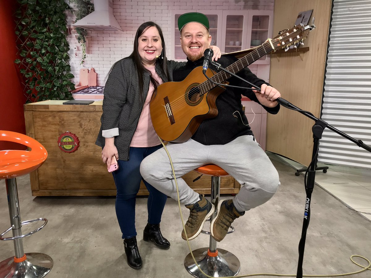 canal30oficial's tweet image. 🎸🎤 #Coloro, el multifacético músico chileno hace poco estrenó su nuevo sencillo “Todo quiero hacerlo contigo”. Hoy de forma presencial nos visitó en nuestro matinal #MásPositivo para conversar sobre su trayectoria y proyectos futuros.

🎧 Single:
👉 n9.cl/lz50j