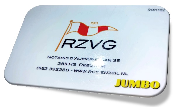 M.i.v. 1 januari 2024 zal het gebruik van de ledenbetaalpas niet meer mogelijk zijn.

Het digitaal betalen - al dan niet per telefoon - is zo ingeburgerd dat er nauwelijks meer gebruik van wordt gemaakt.

roeienzeil.nl/afscheid-van-d…