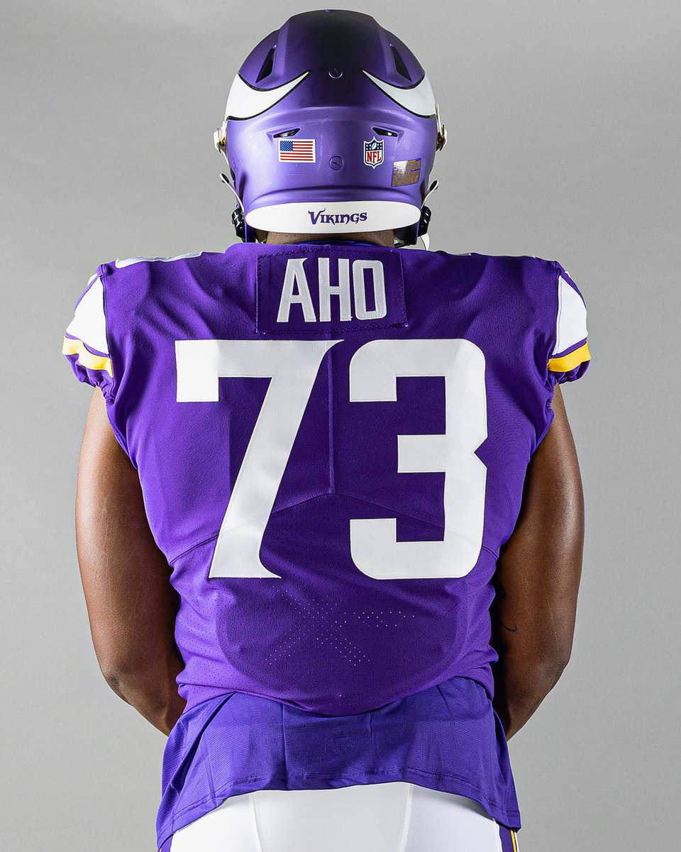 NFL France (@nflfrance) on Twitter photo 🇫🇷🤩 <a href="/AhoJunior/">junior aho</a> est prêt pour sa première saison en NFL ! #Skol
Le Defensive Lineman français a posé pour les caméras avec son nouvel uniforme
Première étape, le Training Camp et la pré-saison des Minnesota <a href="/Vikings/">Minnesota Vikings</a> à partir du 23 Juillet 🙌 🇫🇷🤩 <a href="/AhoJunior/">junior aho</a> est prêt pour sa première saison en NFL ! #Skol
Le Defensive Lineman français a posé pour les caméras avec son nouvel uniforme
Première étape, le Training Camp et la pré-saison des Minnesota <a href="/Vikings/">Minnesota Vikings</a> à partir du 23 Juillet 🙌