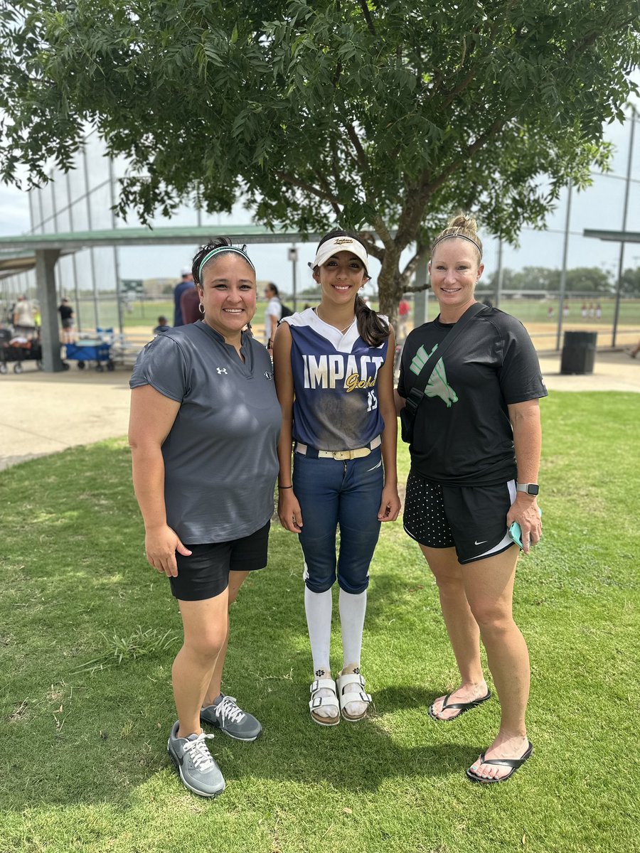 TJSpain15's tweet photo. Thanks @CoachBerSosa and @kc_ostrom for coming out today! Can’t wait for high school! 🥎💚🦅 @AvaVanV2027 @PHSFastpitch @PISD_Athletics @ProsperHS https://t.co/GZlGTc7qat