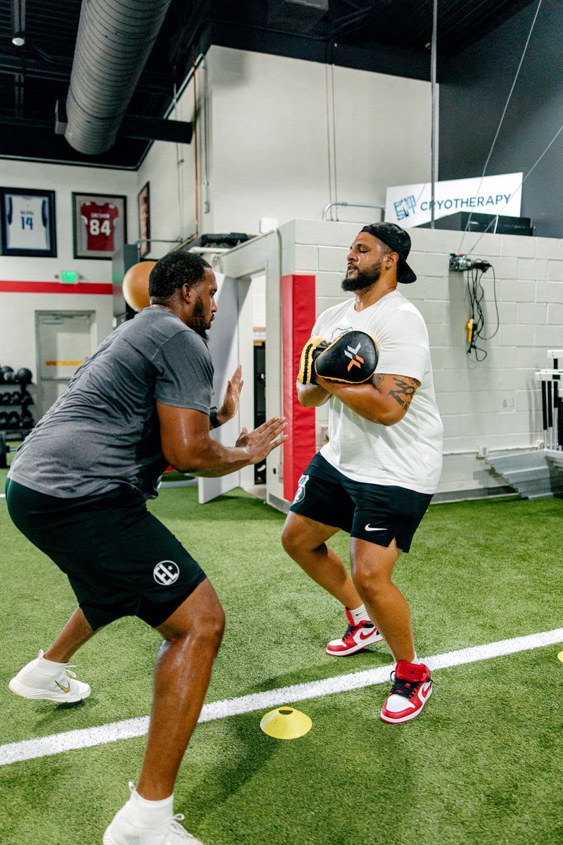 <a href="/LT2FBA/">LT2FBA Global</a> NFL OFF SZN 💪🏽
🦍 @bobby_thesecond 
📸 <a href="/im_zackturner/">Zack the Photographer</a> 
LT2FBAGLOBAL.COM