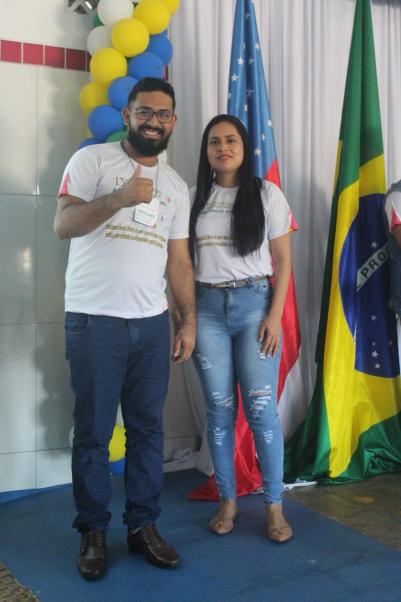 Com a secretária Ana Kátia na conferência de assistência social em maraã AM .