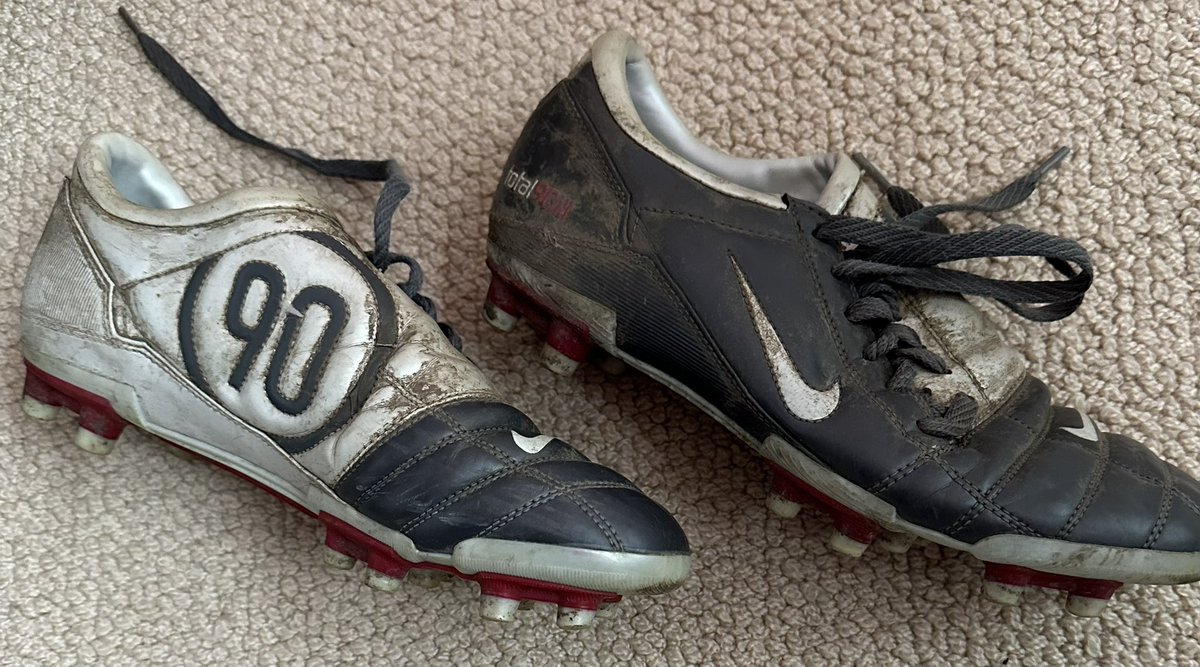 SimonPobble's tweet photo. Just had to go hunting for some old footy boots for EduFooty Aid tomorrow! I’m sure there will be some classics on display tomorrow. #total90s #Edufootyaid @Animate2Educate https://t.co/cf8MgScssN