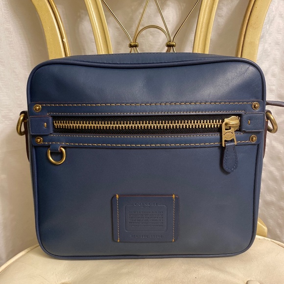 HenryWyatt's tweet photo. So good I had to share! Check out all the items I'm loving on @Poshmarkapp #poshmark #fashion #style #shopmycloset #coach: https://t.co/g0PiVgl40B https://t.co/ljLDW5CEJj
