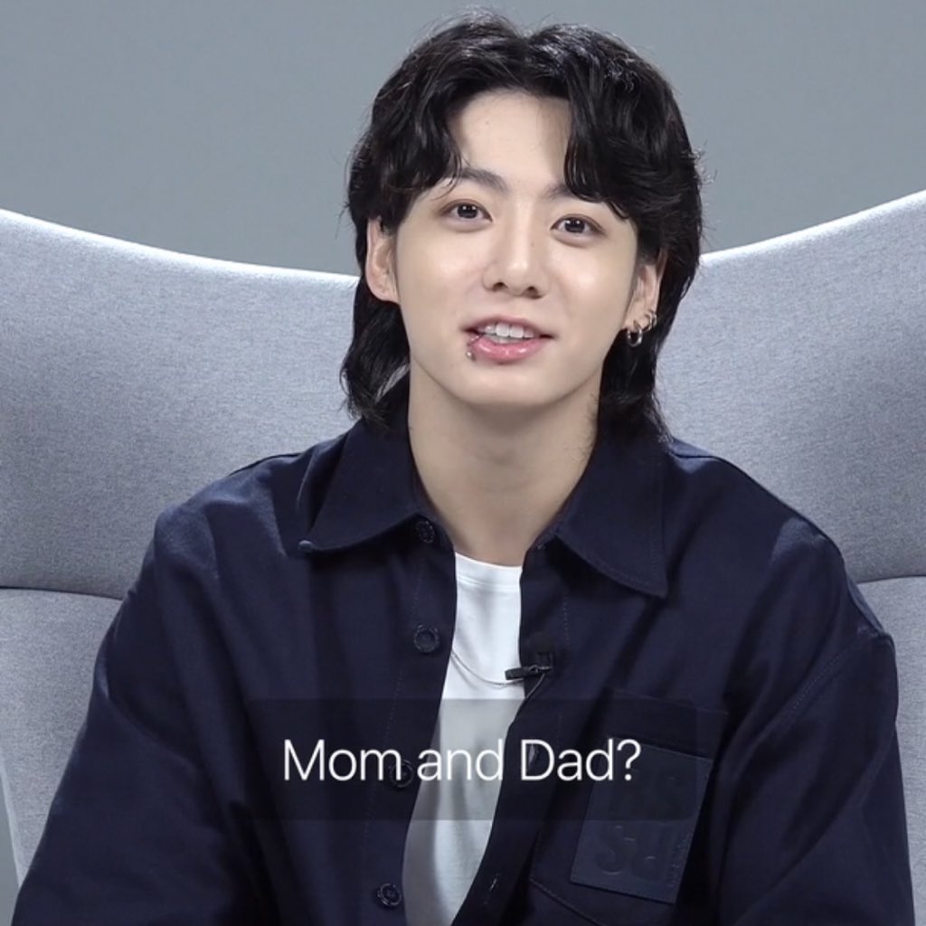 miawguinho's tweet photo. 👤: quem seriam os dois convidados que você gostaria de convidar para jantar? 
🐰: "mamãe e papai? 😁" https://t.co/tP85BgOiky
