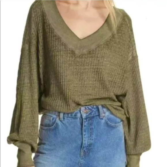 jenavon's tweet photo. So good I had to share! Check out all the items I'm loving on @Poshmarkapp #poshmark #fashion #style #shopmycloset #jennikayne #freepeople #barefootdreams: https://t.co/x2U1x9U7os https://t.co/DE0fIXjwTe