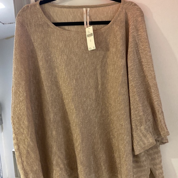 NaviRamD2's tweet photo. So good I had to share! Check out all the items I'm loving on @Poshmarkapp #poshmark #fashion #style #shopmycloset #anthropologie #entro: https://t.co/aNGrJXj9zo https://t.co/AK6IEbFdD8