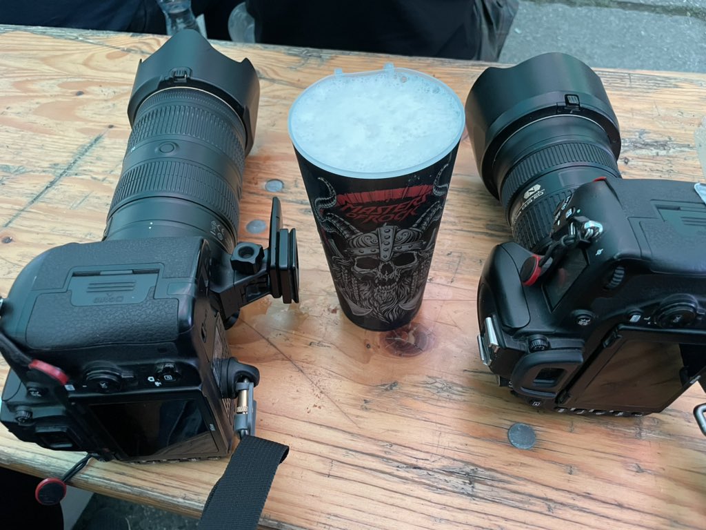 Ottas07's tweet image. Než začne hrát další skupina, stíhám pivko...😉
#mastersofrock