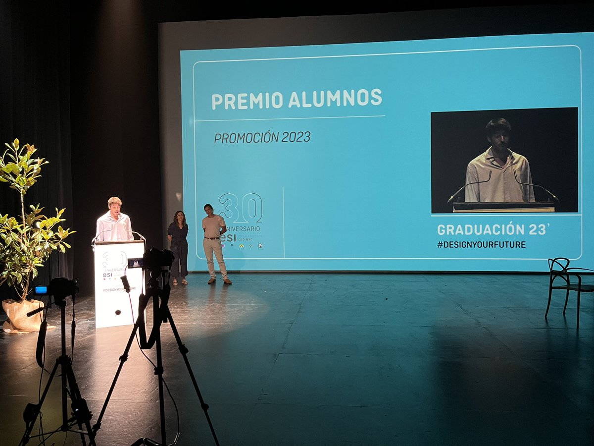 Dime Asociación de Diseño de la Meseta (@dimeasociacion) on Twitter photo Estamos en la graduación de <a href="/esi_valladolid/">ESI Escuela Superior de Diseño Valladolid</a>
Nos han pedido que seamos padrinos de esta promoción. 🤗
Qué responsabilidad! Estamos en la graduación de <a href="/esi_valladolid/">ESI Escuela Superior de Diseño Valladolid</a>
Nos han pedido que seamos padrinos de esta promoción. 🤗
Qué responsabilidad!