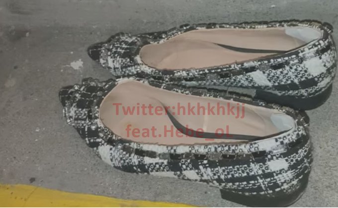 合作寄射系列#1@Hebe_OL  遲了很久推出🙏抱歉   隨機找個女生買原味鞋再寄回給她  相信有看我作品都知道我很喜歡平底鞋🥿  內容包含:事前和事後穿回的玩鞋片   想不到味道很足夠~忍不住在樓梯就開一炮💦  Xha:<a class="tags" target="_blank" title="On Twitter" href="/?out=eyJ0eXAiOiJKV1QiLCJhbGciOiJIUzUxMiJ9.eyJpYXQiOjE3MjY5NDMxODUsImlzcyI6InR3cG9ybnN0YXJzLmNvbSIsIm5iZiI6MTcyNjk0MzE4NSwiZXhwIjoxNzU4NDc5MTg1LCJyZWRpcmVjdF91cmwiOiJodHRwczovL3R3aXR0ZXIuY29tL0hlYmVfT0wifQ.rT11AeE4zFOR5-UPNB5V4bwl1Kdc2YCC5TR31EPUi0ie_gEBbC2CKmXKvxh0sNylJ4_7GSHymDGQ7FShbqJQ1w">@Hebe_OL</a><a href="/tag/%E6%81%8B%E8%B6%B3"class="tags"><span>#恋足</span></a><a href="/tag/%E6%89%AB%E6%A5%BC"class="tags"><span>#扫楼</span></a><a href="/tag/%E6%89%93%E8%83%B6"class="tags"><span>#打胶</span></a><a href="/tag/%E5%B0%84%E9%9E%8B"class="tags"><span>#射鞋</span></a>