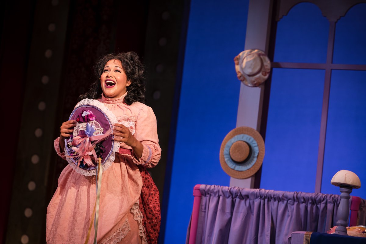 SUConservatory's tweet photo. It's opening night and time to say ‘Hello, Dolly!’ With Broadway's own Jessica Sheridan and Thom Christopher Warren leading the way, this production is guaranteed to delight, and we're so glad to have them right where they belong! #SSMTVA #HelloDolly https://t.co/2nAJhBpQSW