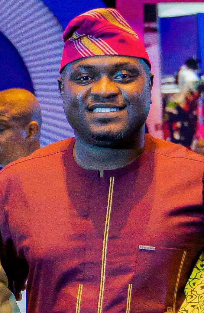 gboyegaakosile's tweet photo. Sanwo-Olu reappoints Gawat, Ajetunmobi as Senior Special Assistants

Lagos State Governor Babajide Sanwo-Olu has reappointed two media aides, Jubril Gawat, and Wale Ajetunmobi.
The duo’s appointments were approved by the Governor in separate letters to them and signed by the https://t.co/7G9IQRL2YK