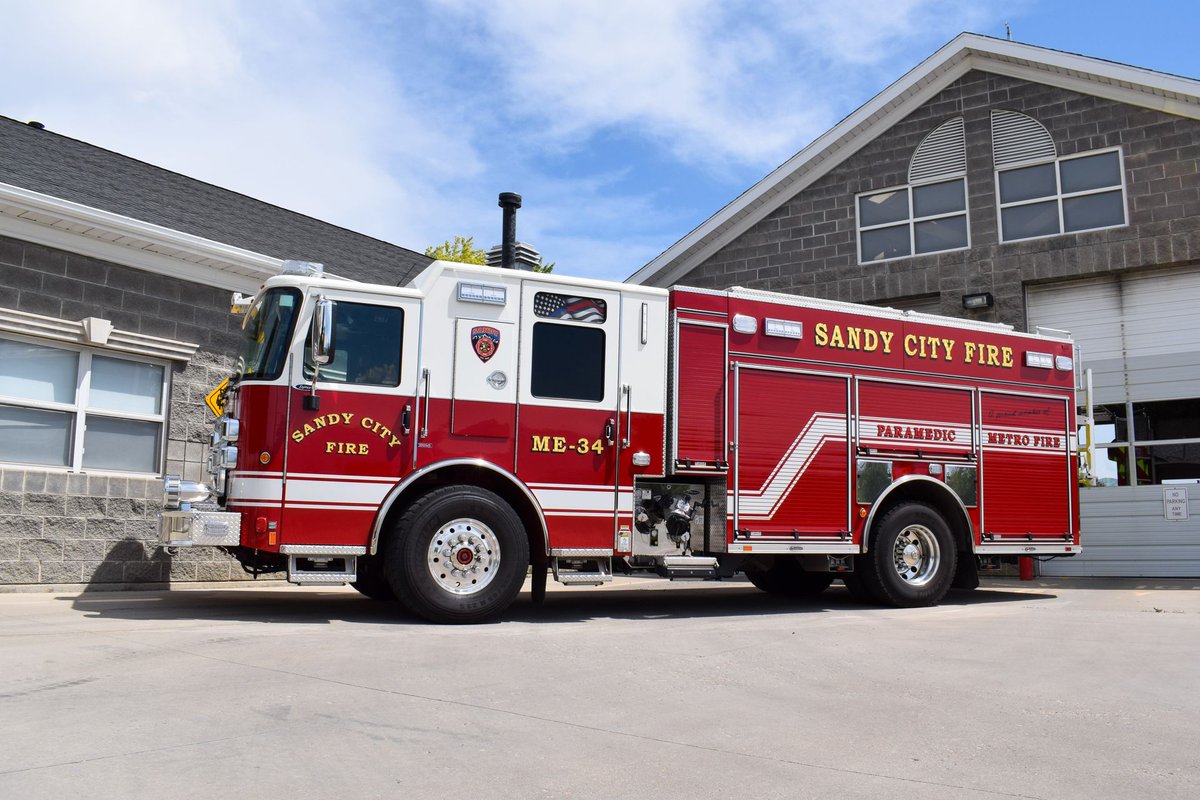 SiddonsMartin's tweet photo. Check out Sandy City Fire Departmentโs newest Pierce Enforcer PUC Pumper! The department serves a population of over 105,000 and operates out of 5 stations located along the Wasatch front.
#piercemfg #PUCpumper #pierceenforcer #pumper #sandyutah #firetruck #firefighting #fireman https://t.co/0tPQQ5CO27