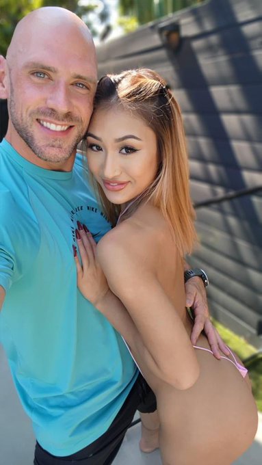 🚨🚨NEW!! One of the hottest girls ever Mina Luxx JUST DROPPED!!!!😍😫 https://t.co/GxPns051TD @mina_luxx