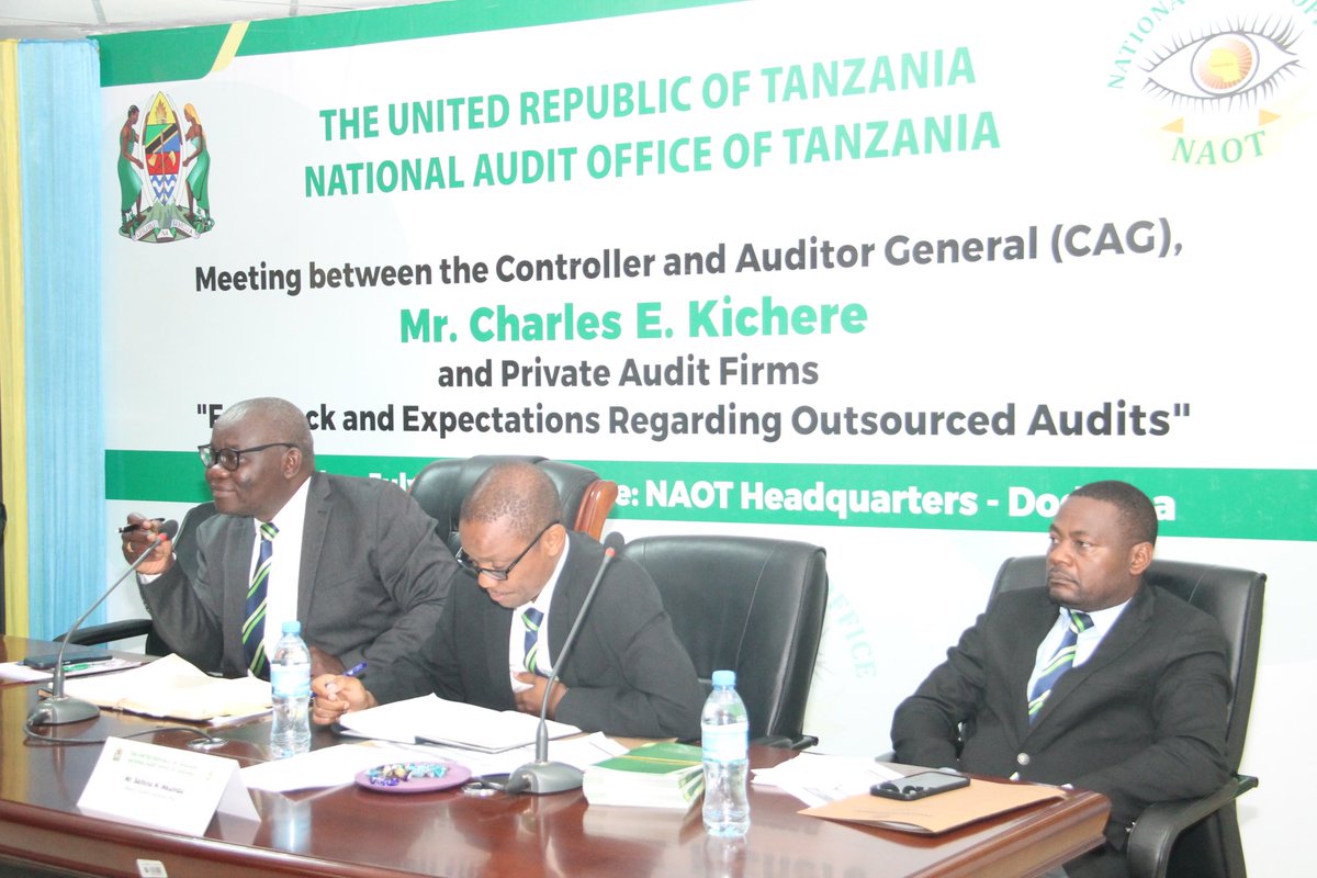 ukaguziTanzania's tweet photo. CAG, Bw. Charles E. Kichere amefanya kikao kazi na Taasisi Binafsi za Ukaguzi ambapo pamoja na mambo mengine wamejadili namna ya kuboresha uhusiano na ushirikiano baina ya Ofisi ya Taifa ya Ukaguzi na Taasisi Binafsi za Ukaguzi.#CAG #ofisiyataifayaukaguzi #elimuyaukaguzi https://t.co/PcDddCtngT