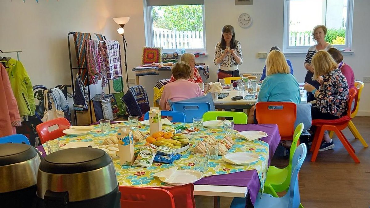 Fully booked Crochet for Beginners all day workshop, sharing stories, lovely lunch and new skills.  Thanks to Karen Thomson for volunteering her tutoring skills, enthusiasm and patience ♥️ a day of the five ways to wellbeing #learning #give #connect #takenotice #beactive