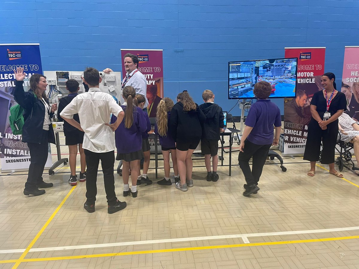 Skegness Infant Academy have been to visit the SKA Careers Fair this afternoon. We hope you had a great time! 😃 

<a href="/SkegInfantAcad/">Skegness Infant Academy</a>