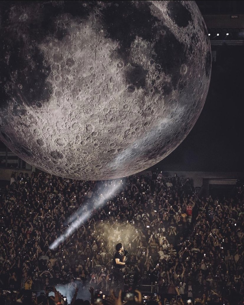 WeekndAccess's tweet photo. 1 year ago, @theweeknd started the 'After Hours Til Dawn Stadium Tour'. https://t.co/PbFtNSJBRC