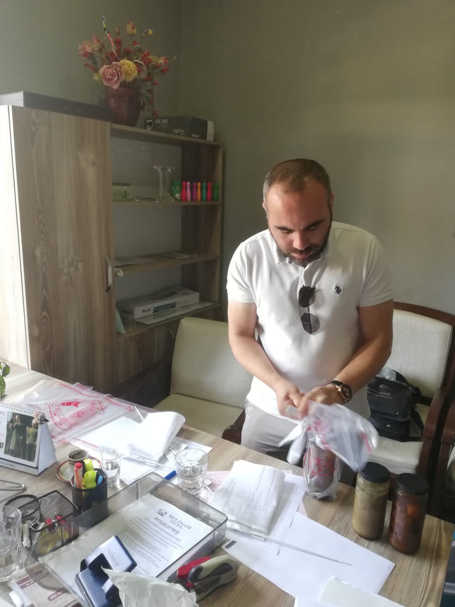antalyailtarim's tweet photo. #Gıda kontrol ekiplerimiz #Finike'de alkollü içki satışı yapan işletmeleri denetledi. #Gazipaşa'da gıda işletmelerinde denetim yaparak analiz için numune alımı yaptı.
#Alo174GıdaHattı

@ibrahimyumakli 
@ersinyazici1 
@gokhankaraca_ https://t.co/SMAUkiyAm7