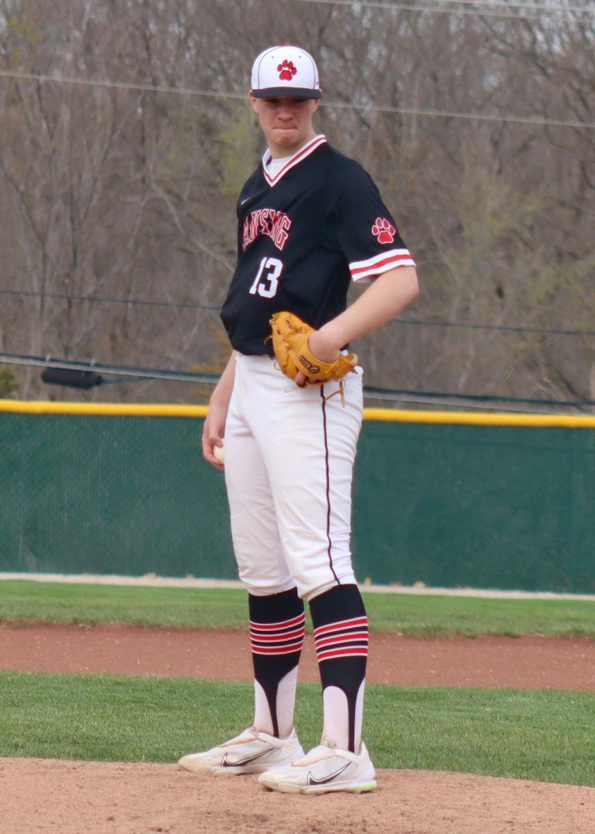KansasSelect's tweet photo. Kansas Select 2023 Roster Highlight:
James Umbarger
Lansing HS

RHP
Class: 2024
HT: 6’6”WT: 210
Uncommitted  
Favorite MLB Player: James Karinchak

He will compete in this summer’s 2023 High Plains Shoutout
@highplains2022 https://t.co/NyoLRoSKbg