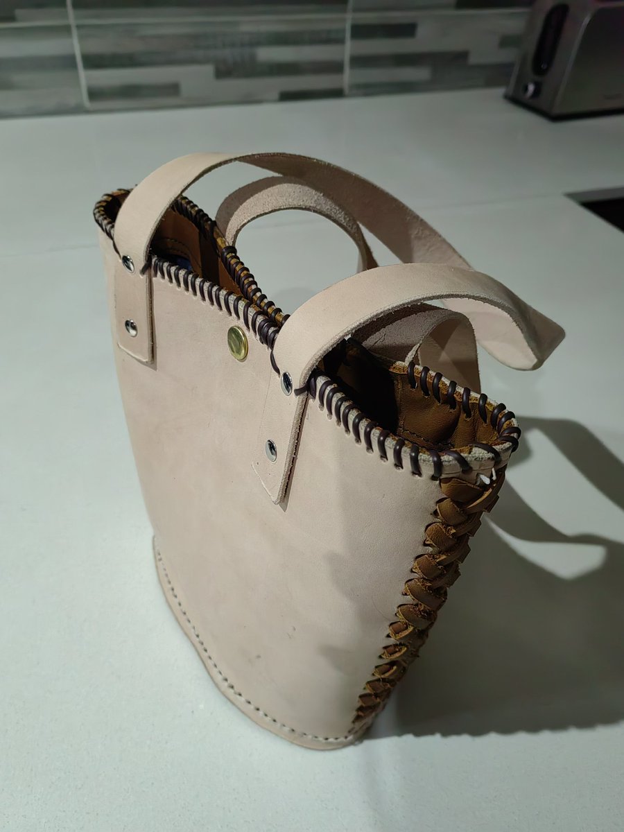SelsaAngelBabe's tweet photo. Genuine leather bags for sale contact David +27740765144 to place your orders or DM me https://t.co/Zzqqn2S5wr