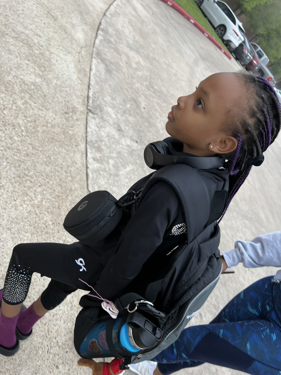 ariegotvision's tweet photo. “Drip too hard…” 🤣🤣

#ilovegymnastics  #level8gymnast #beatsbydre #level3gymnast #reaganera #unevenbars #balancebeam #region3 #viral #floorexcercise #floorroutine #vault #arieelite #offseason #fyp #foryoupage #usagym https://t.co/uzTc3LBTCs