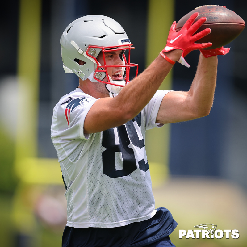 Patriots's tweet photo. A fresh look at a possible new system.

@ezlazar's tight end snapshot: https://t.co/dJP3qNIZoA
