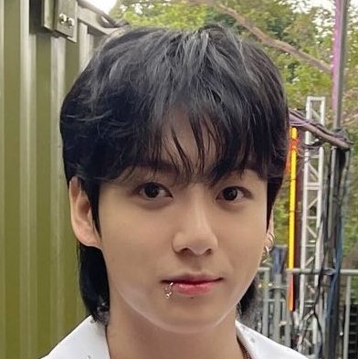 doeyedprince's tweet photo. Let's keep streaming...and wait for his weverse live🤍

We love you Jungkook🤍 https://t.co/43v26Tfo0a