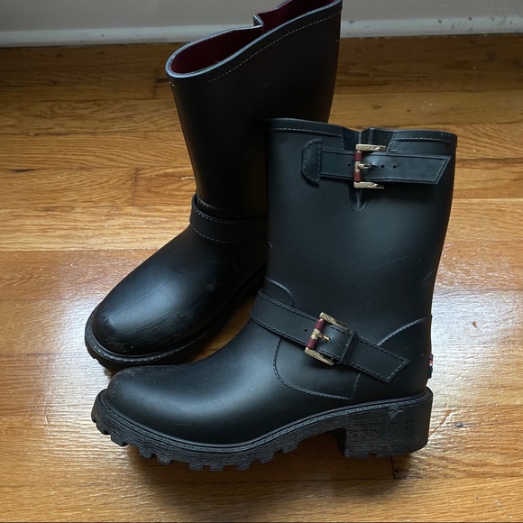 So good I had to share! Check out all the items I'm loving on <a href="/Poshmarkapp/">Poshmark</a> #poshmark #fashion #style #shopmycloset #tiffanyco #thenorthface #tommyhilfiger: posh.mk/hGVsA7YBqBb